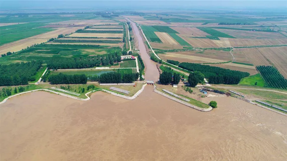 黄河三角洲土壤含水量状况的高光谱估测与遥感反演